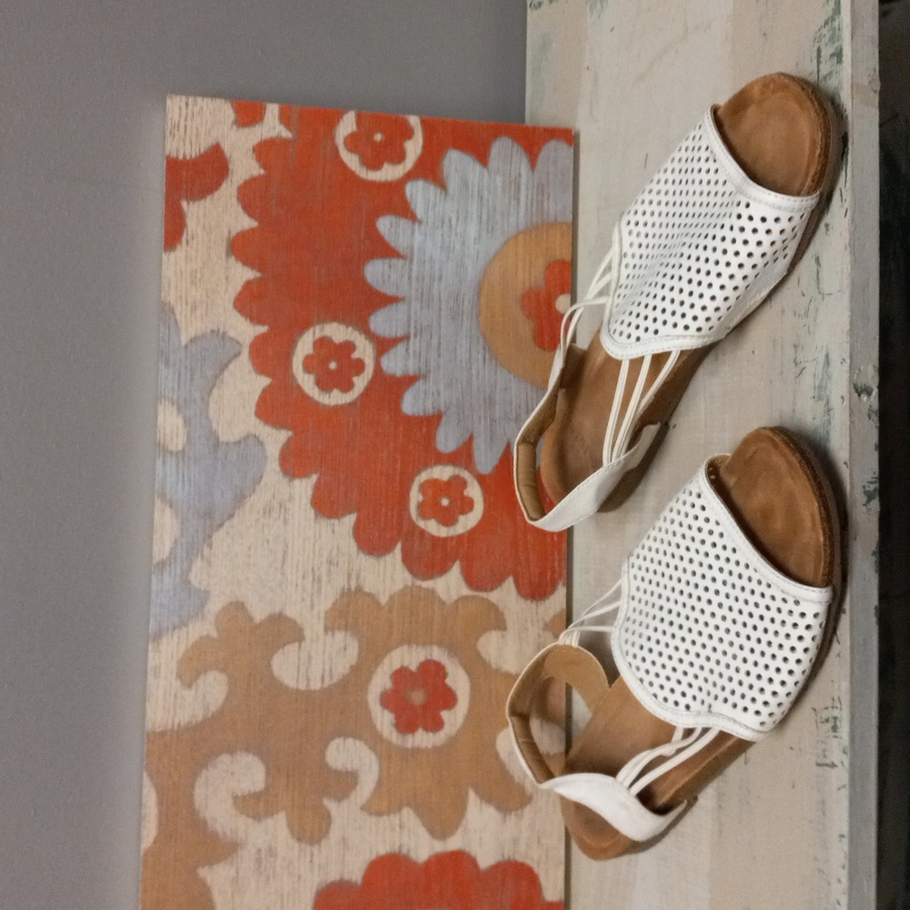 EARTH ORGINS LYNDON LYLA WHITE  SANDAL